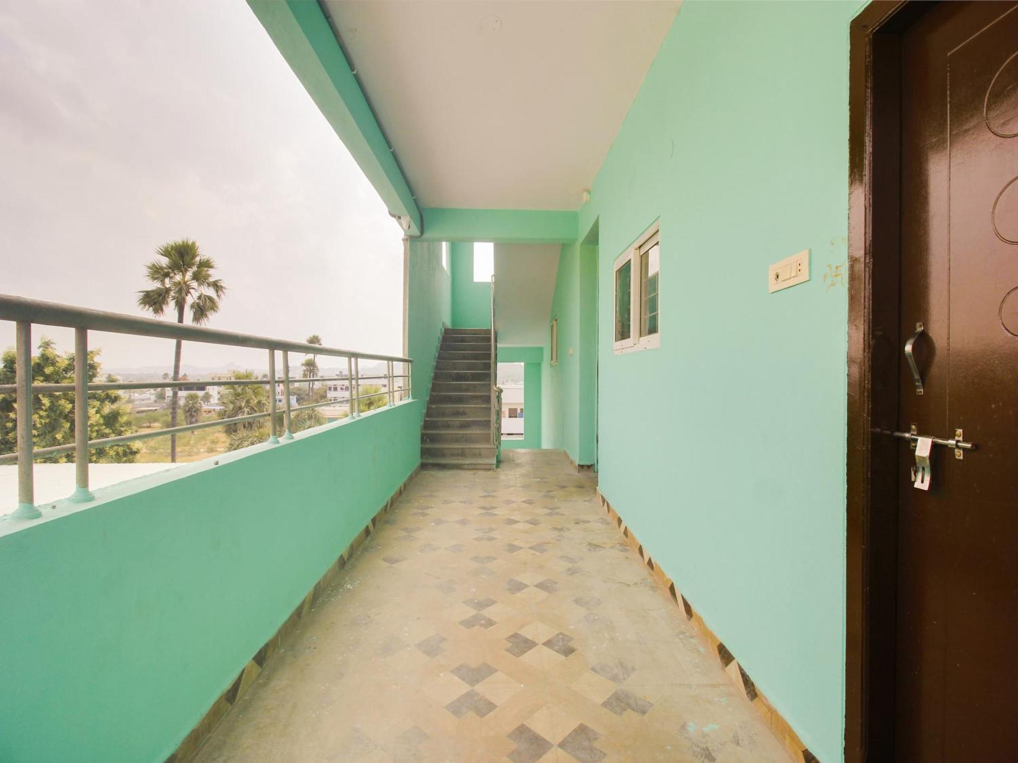 Hotel O R.J.International Pedda Ambarpet Экстерьер фото